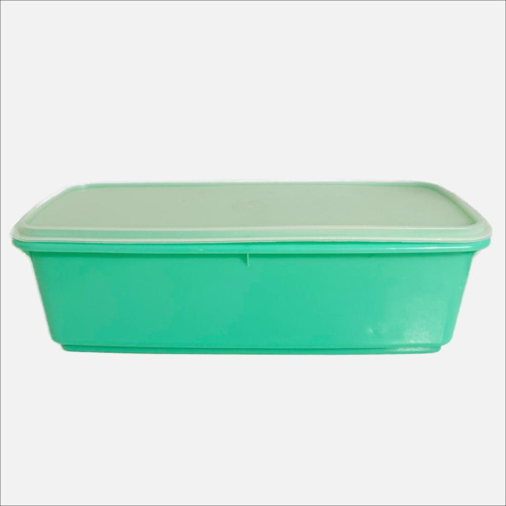 Vintage Tupperware Celery Keeper Green Base with Clear Lid and Perforated Liner